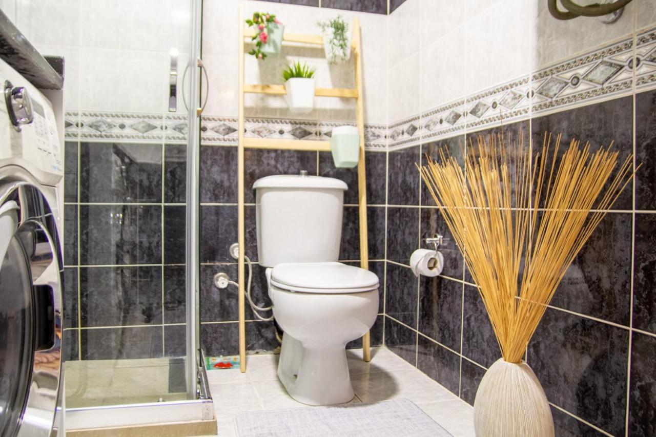 Amazing Flat Near The Coast With A Delightful Shared Terrace Close To Public Transportation In Karsiyaka İzmir Extérieur photo